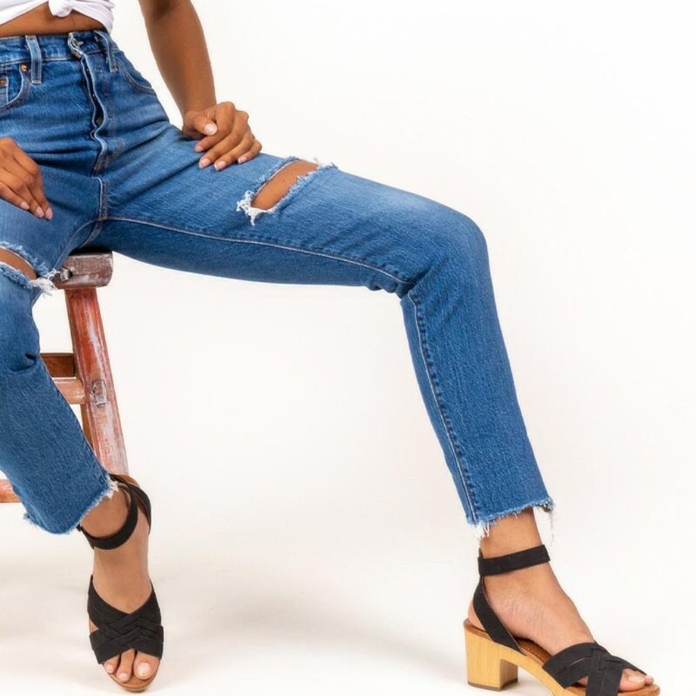NWT Levi's 501 Hi Rise Raw Hem Skinny Jean